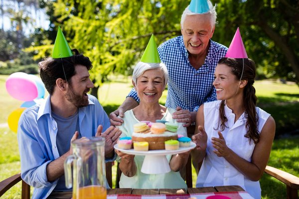 Comment s'organiser pour créer une chanson d'anniversaire personnalisé ?